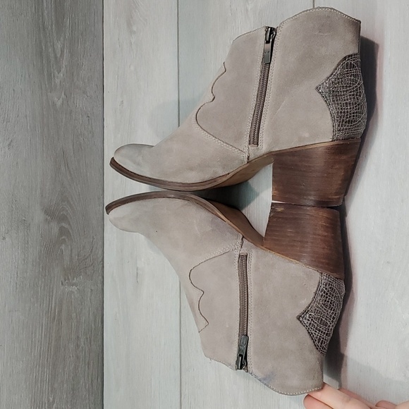 Marc Fisher Women Comfort Leather Heels Boots shoes sz 10M - Picture 8 of 16